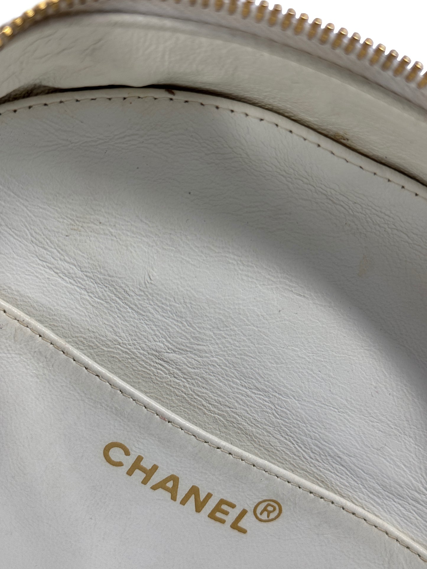 Chanel Vintage Spring 1995 Quilted White & Black Patent Leather CC Round Vanity Bag