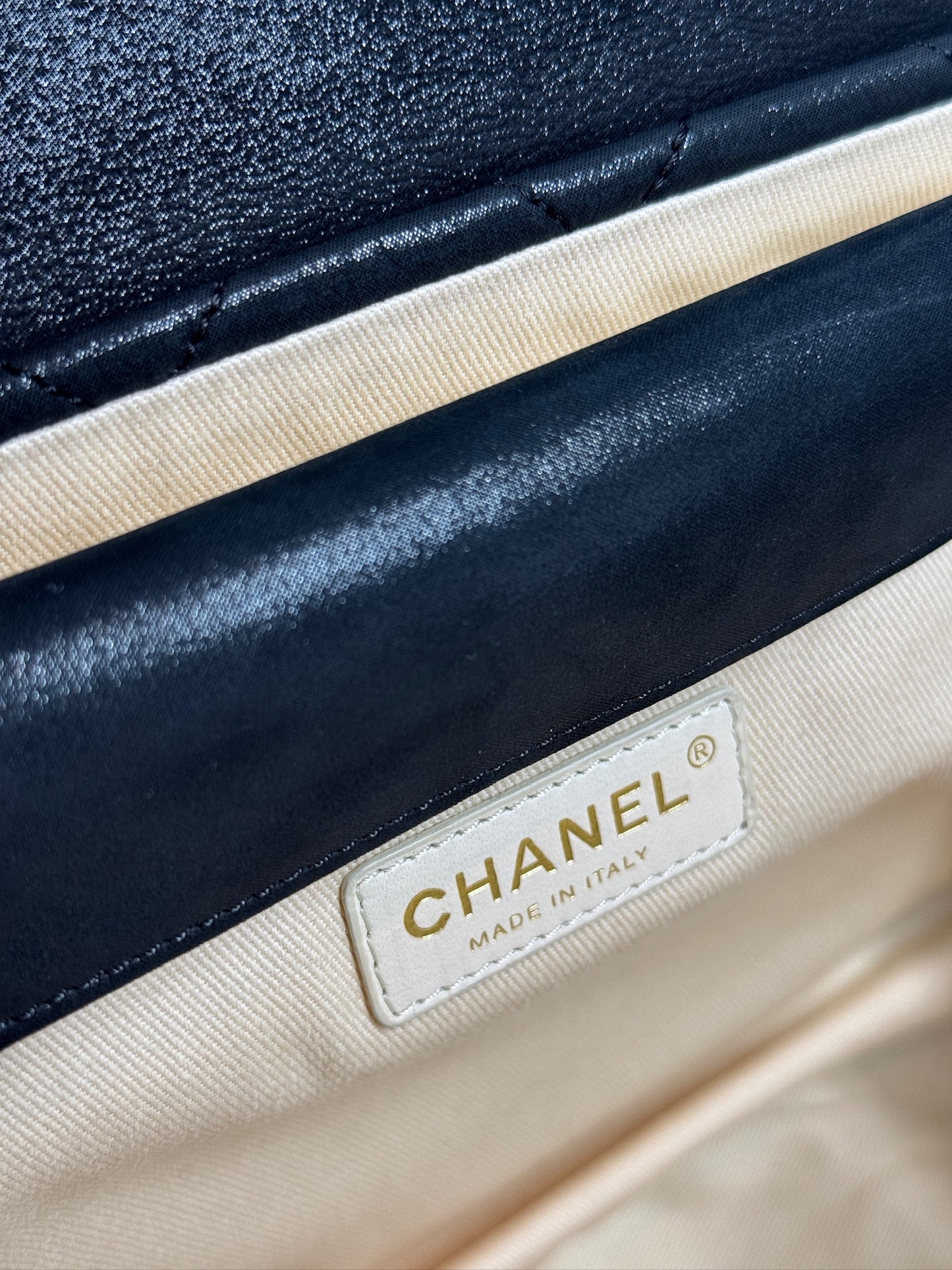 Chanel 2011 Iridescent Turquoise Crinkled Calfskin Quilted Accordion Shoulder Tote Bag
