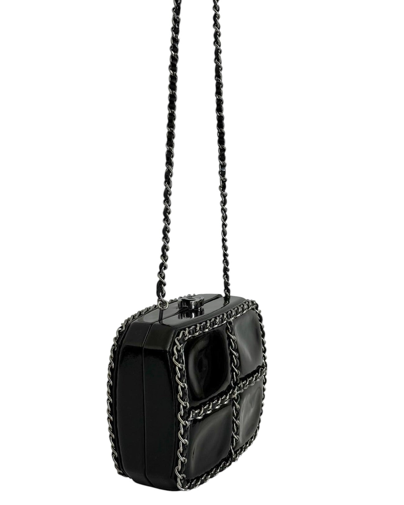 Chanel 2011 Paris-Byzance Black Patent Leather Chain Me Crossbody Clutch 