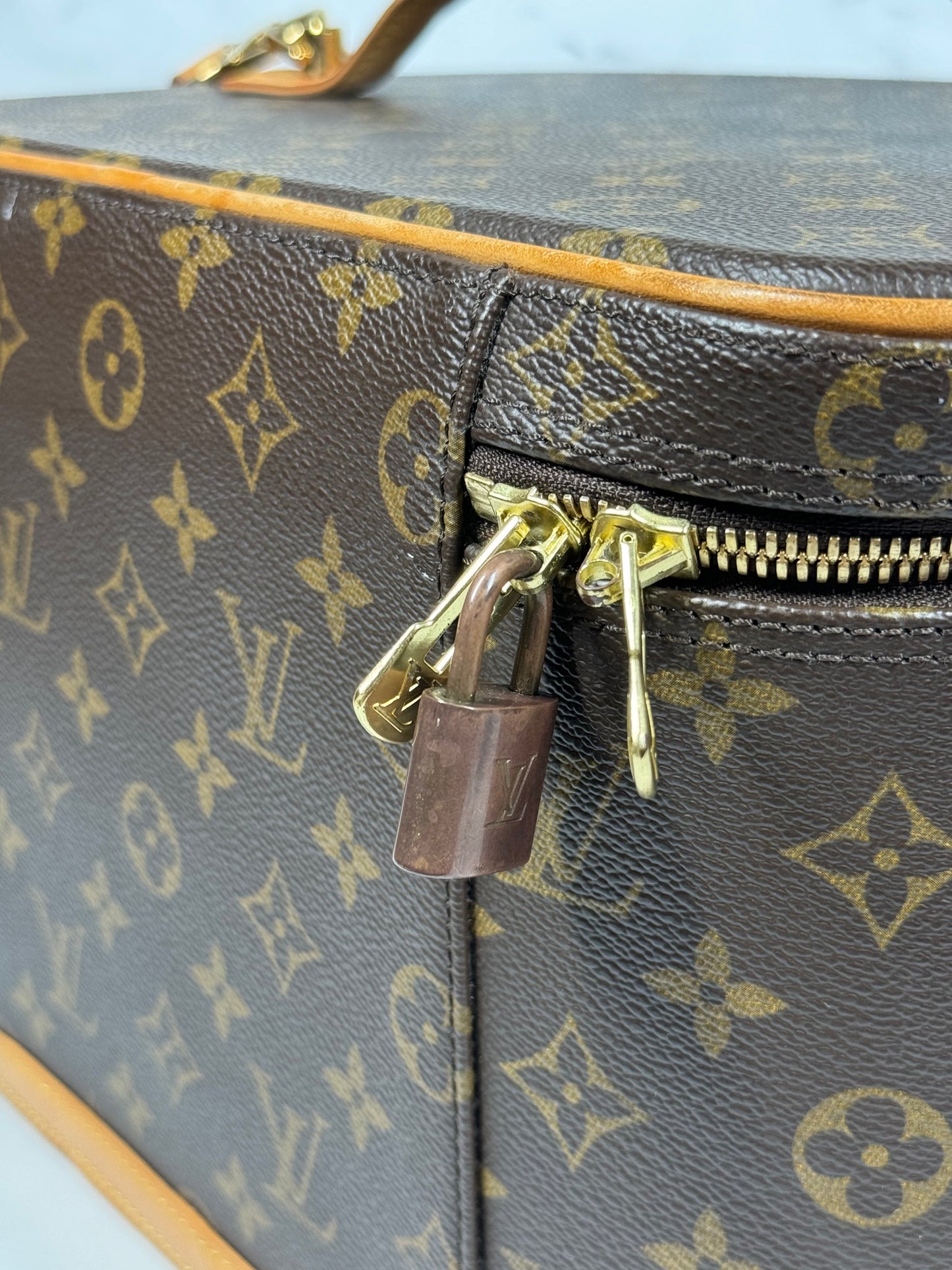 Louis Vuitton Vintage 2005 Monogram Nice Vanity GM