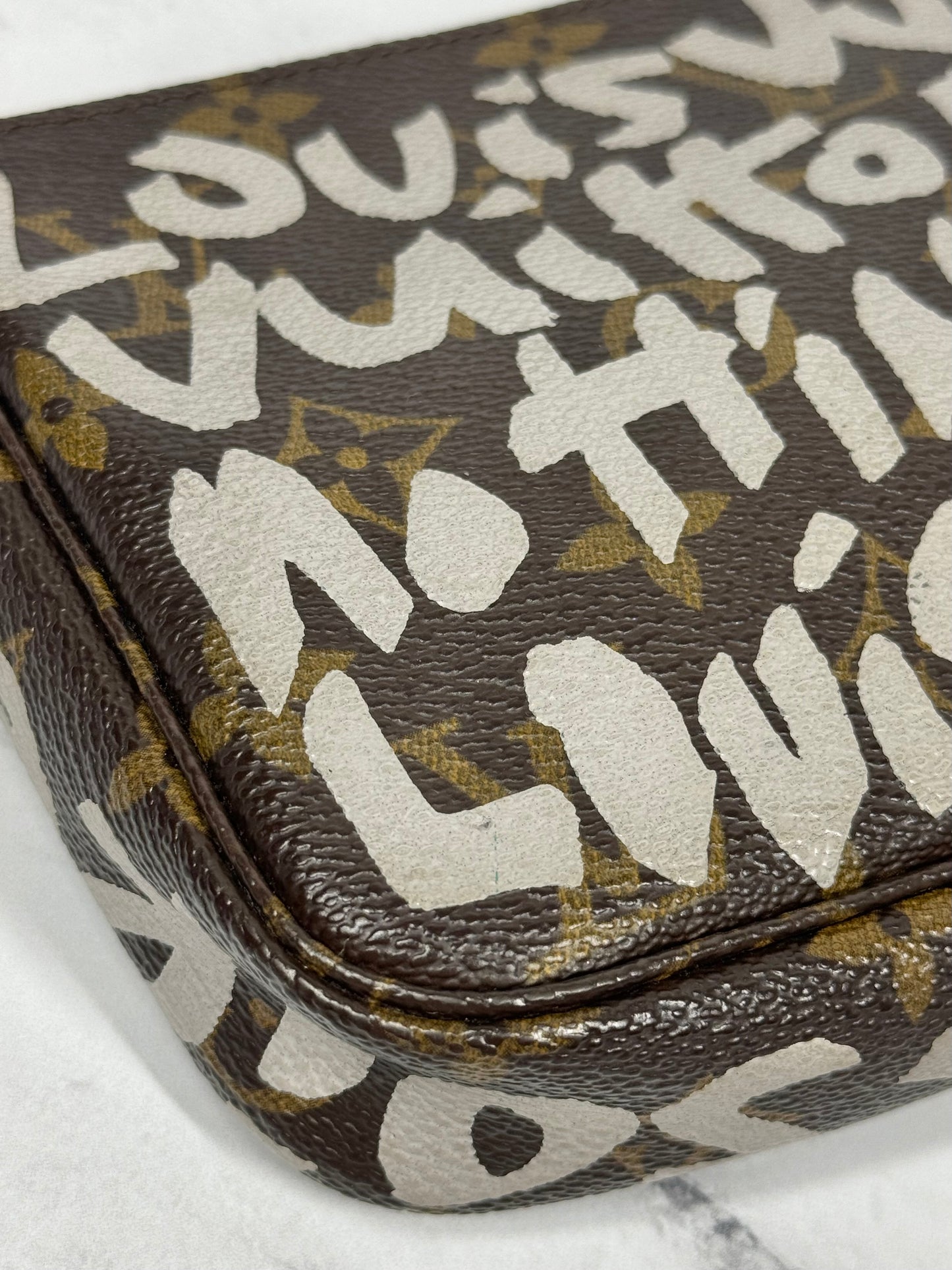 Louis Vuitton x Stephen Sprouse Vintage 2001 Monogram Silver Graffiti Pochette Accessoires