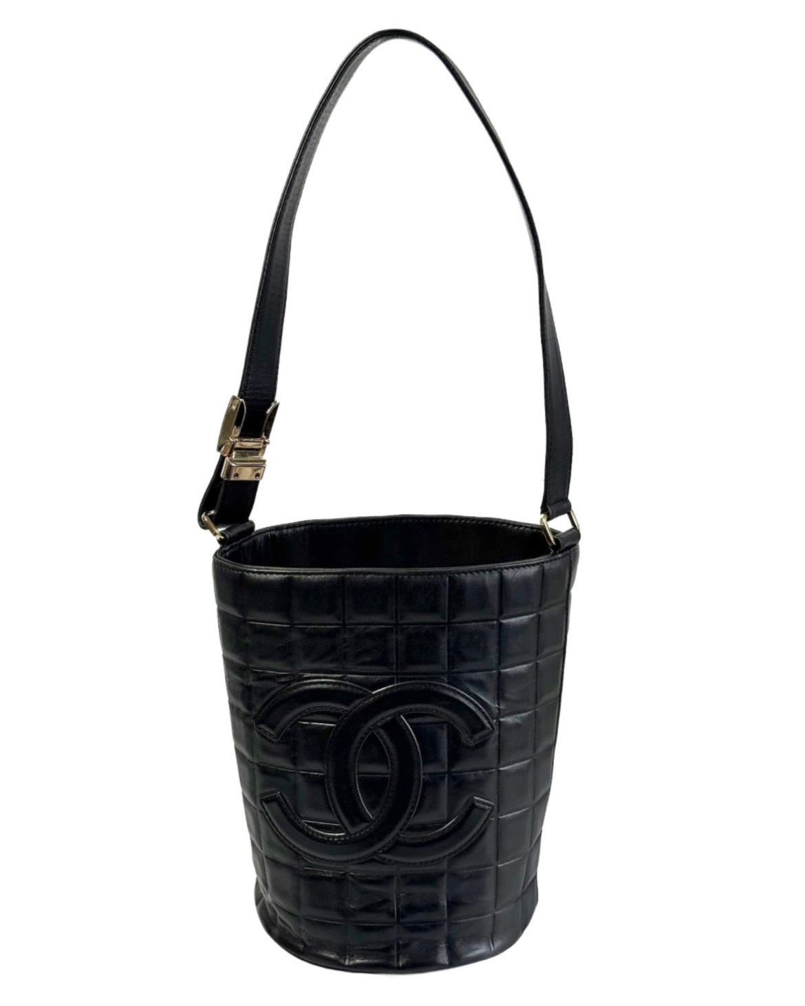 Chanel Vintage 00s Black Chocolate Bar Quilted Lambskin Small Bucket Shoulder Bag