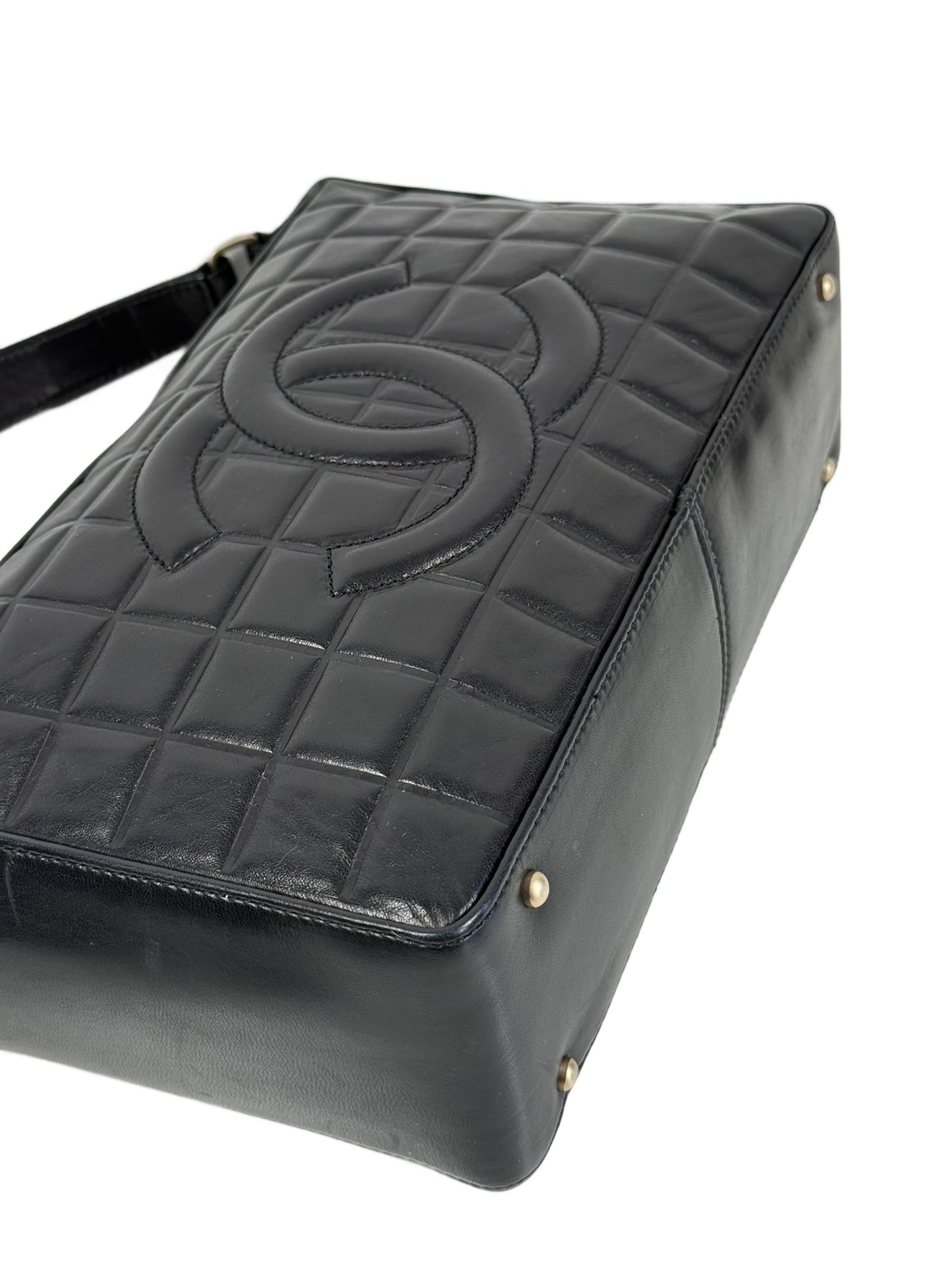 Chanel Vintage Black Lambskin Chocolate Bar Shoulder Bag