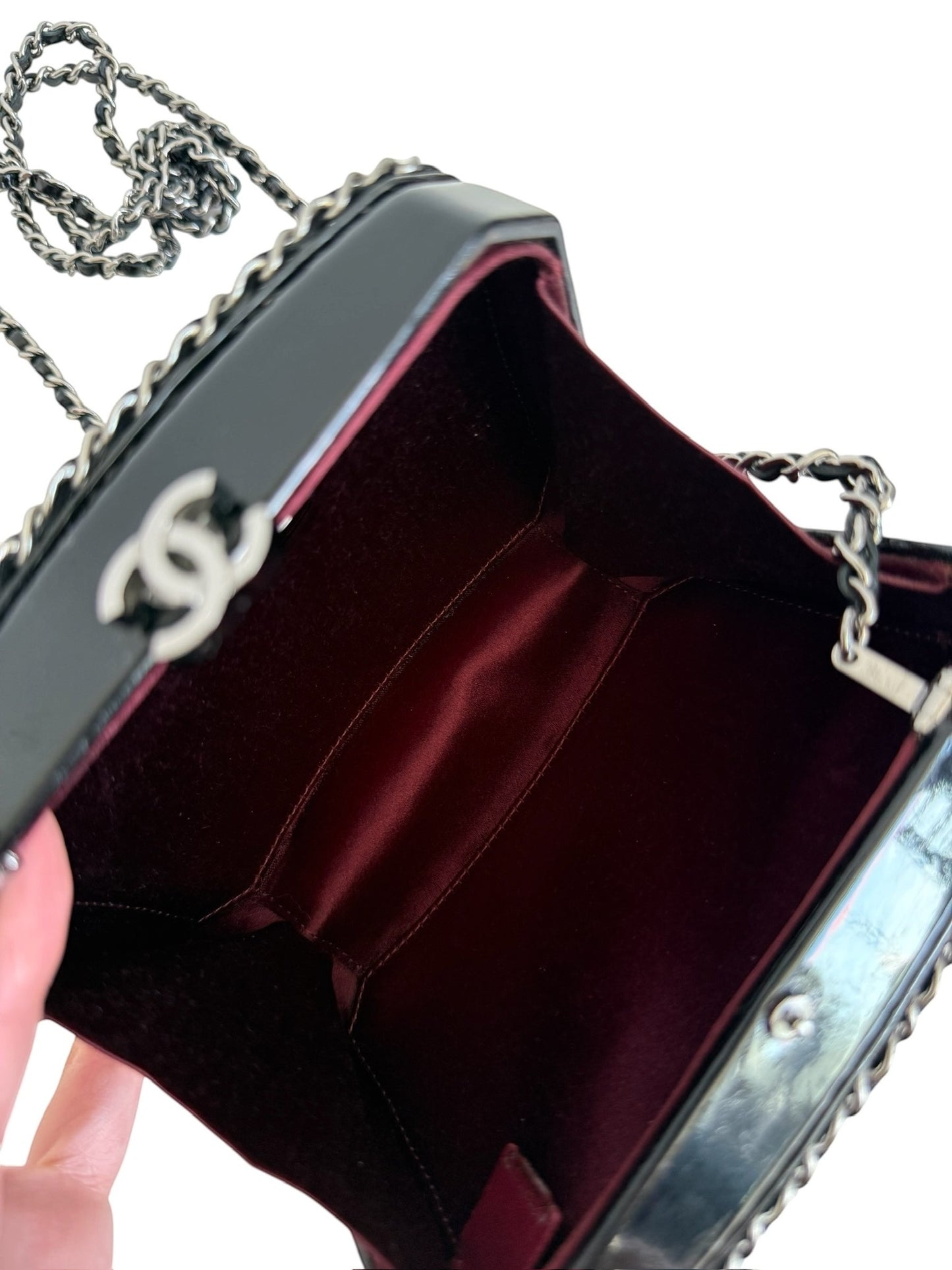 Chanel 2011 Paris-Byzance Black Patent Leather Chain Me Crossbody Clutch 