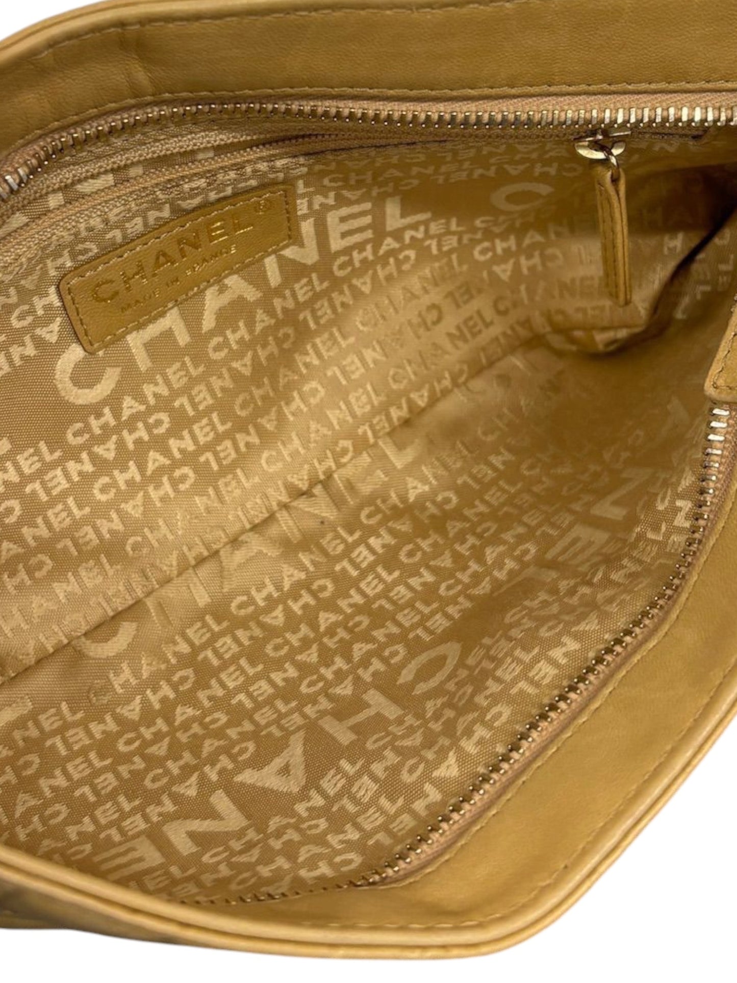 Chanel Vintage 00s Beige Quilted Chocolate Bar Lambskin Motif Logo Flat Pochette 