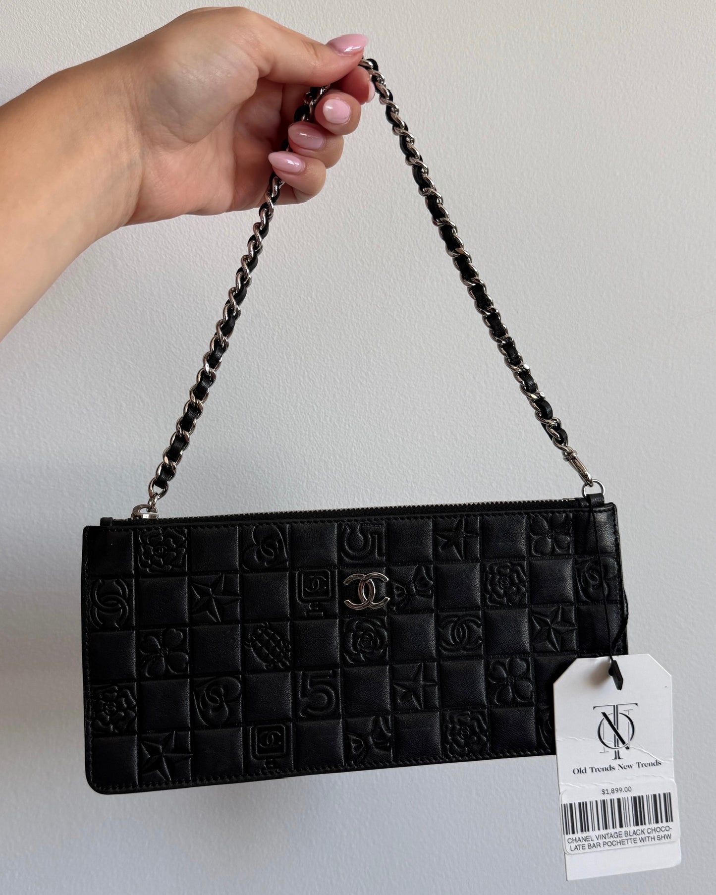 Chanel Vintage 00s Black Quilted Chocolate Bar Lambskin Embossed Motif Logo Shoulder Pochette Bag