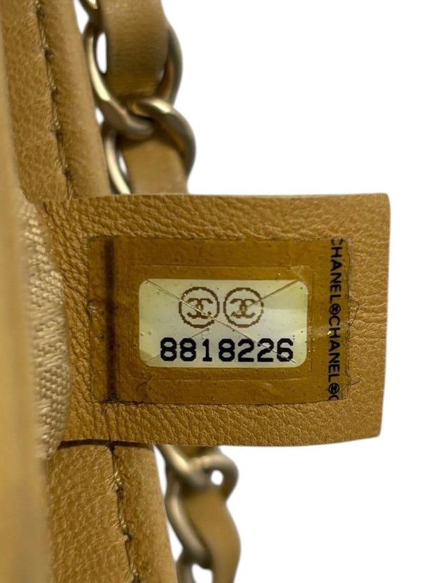 Chanel Vintage 00s Beige Quilted Chocolate Bar Lambskin Motif Logo Flat Pochette 