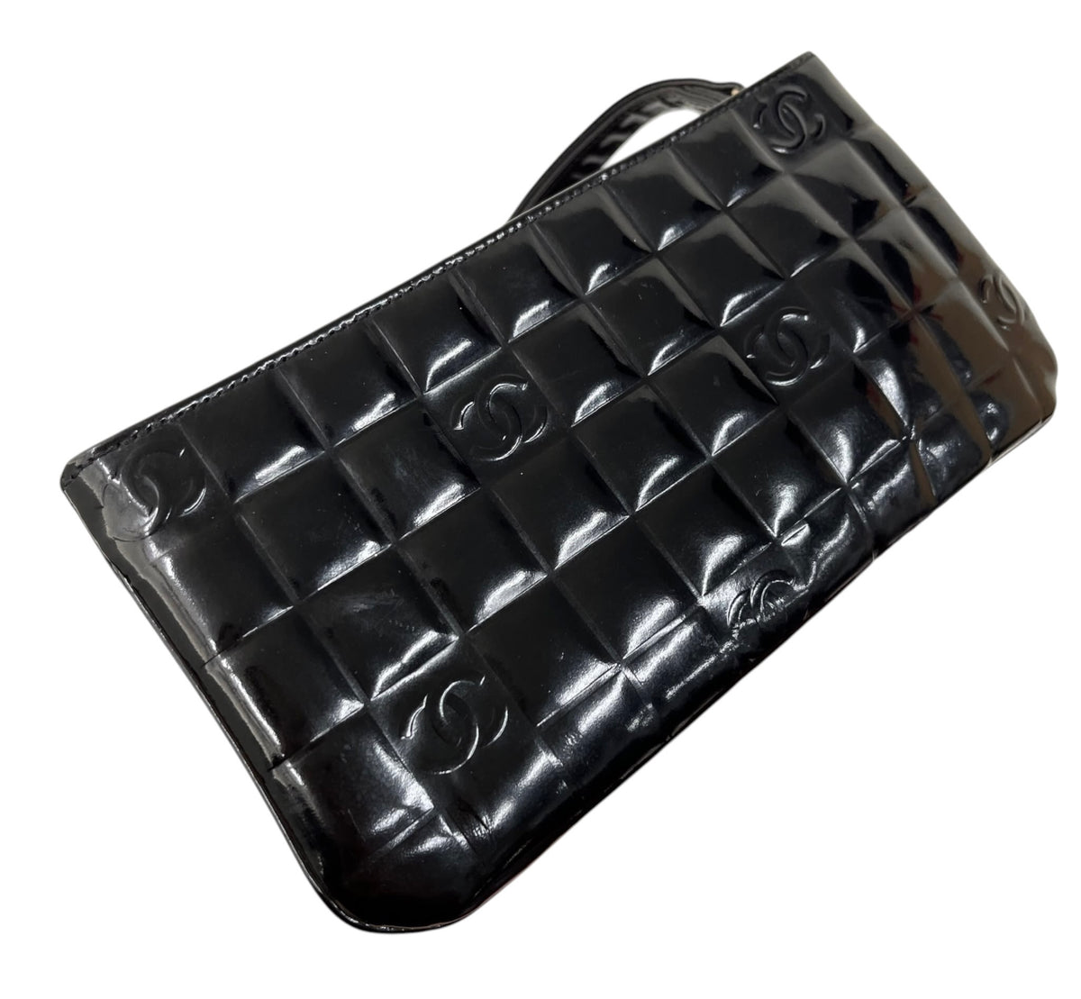 Chanel Vintage 2003-2004 Black Patent Chocolate Bar Quiled Leather CC Logo Wristlet Clutch