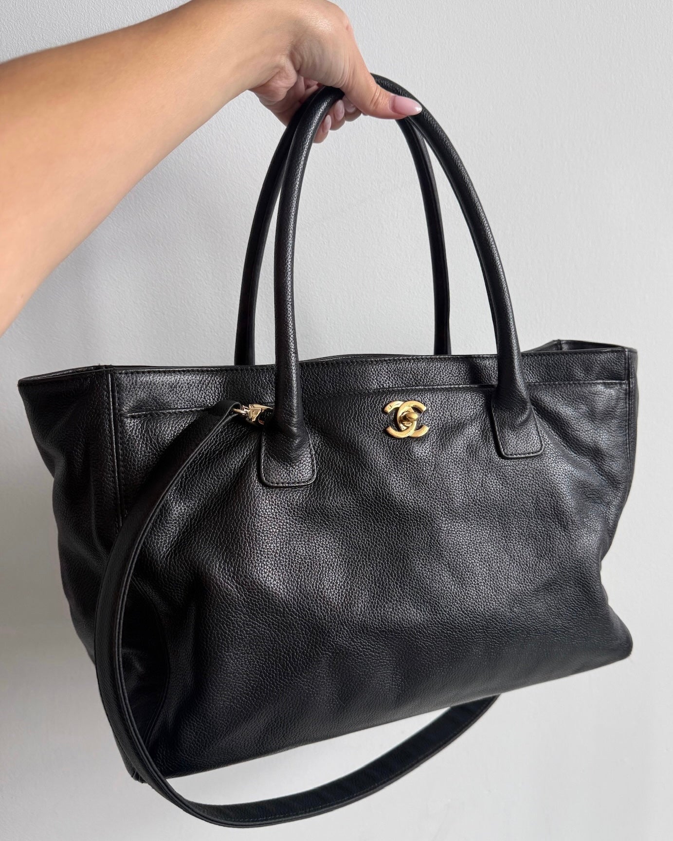 Chanel Vintage 00s Black Deerskin Two-Way Medium Cerf Executive Tote Bag With 24K Gold Plated Hardware