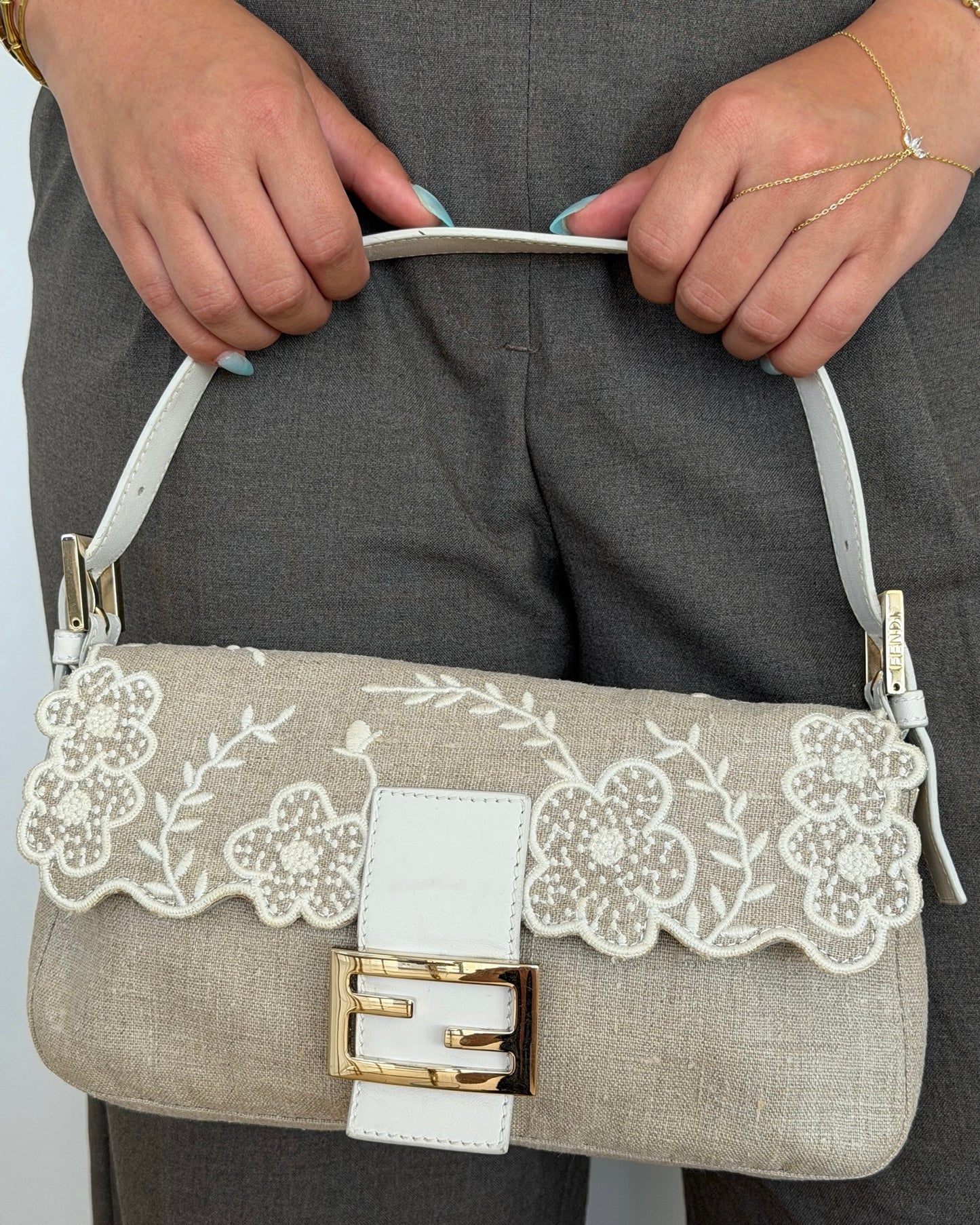 Fendi Vintage Beige Linen White Floral Embroidered Shoulder Baguette Bag