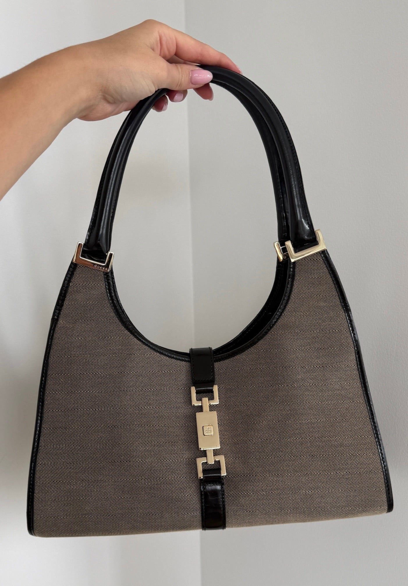 Gucci Vintage Beige Canvas with Black Patent Leather Trim Medium Jackie Shoulder Bag 