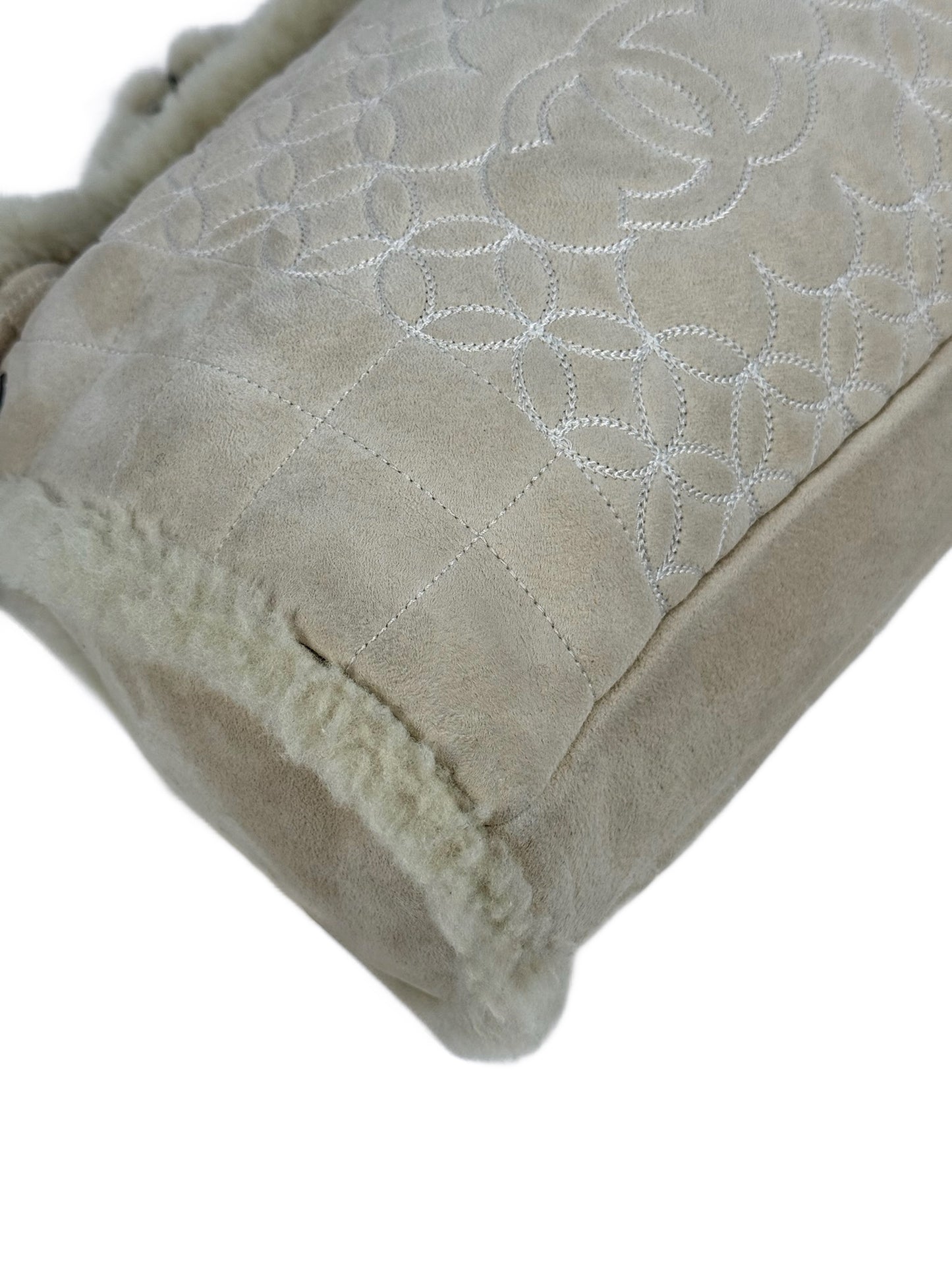 Chanel Vintage 00s Light Beige Ivory Quilted Suede Shearling Trim Small Tote Bag w Pouch