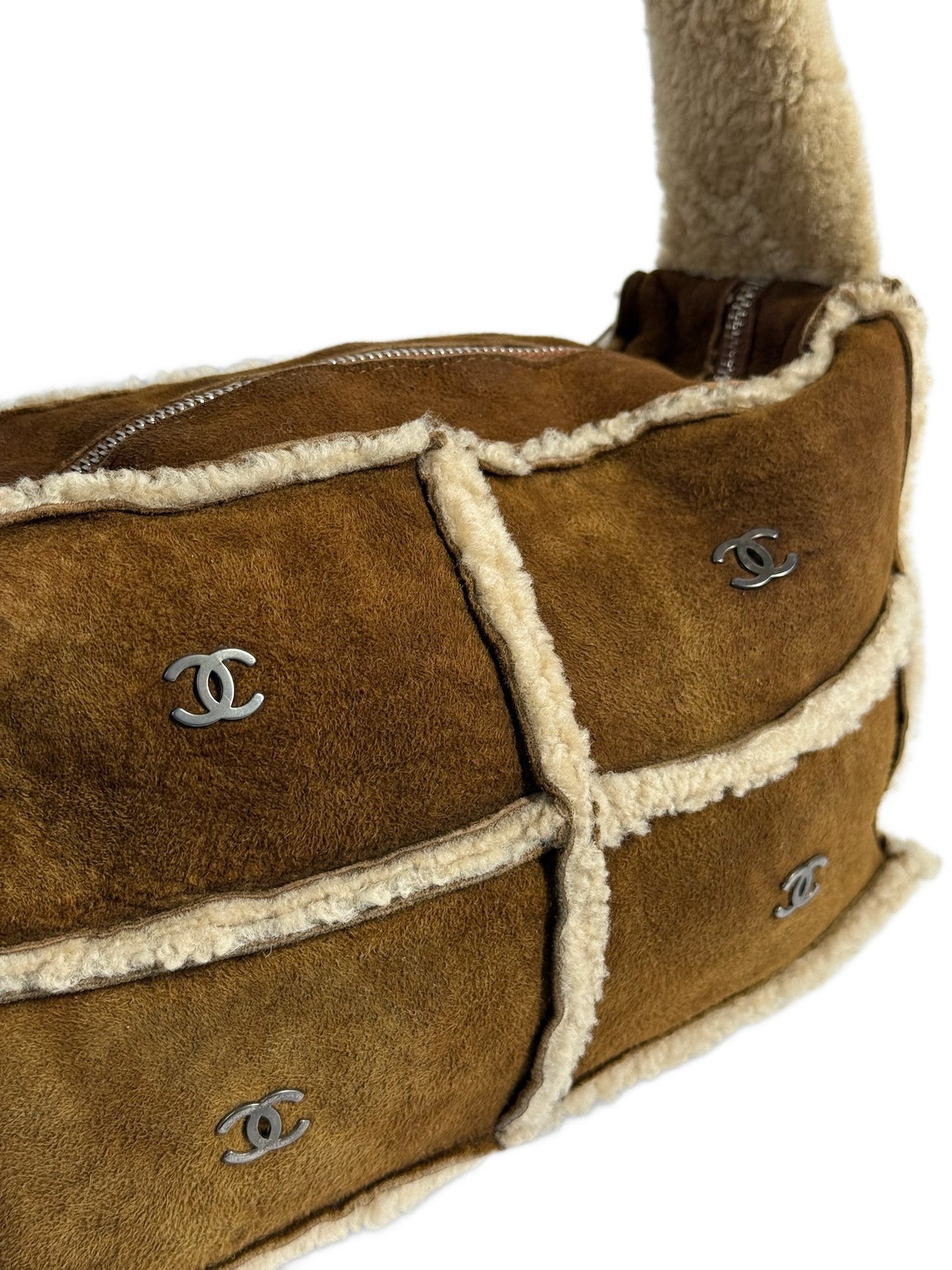 Chanel Vintage 00s Light Brown Micro Suede Sherpa Trim 4 Quadrant CC Shoulder Bag