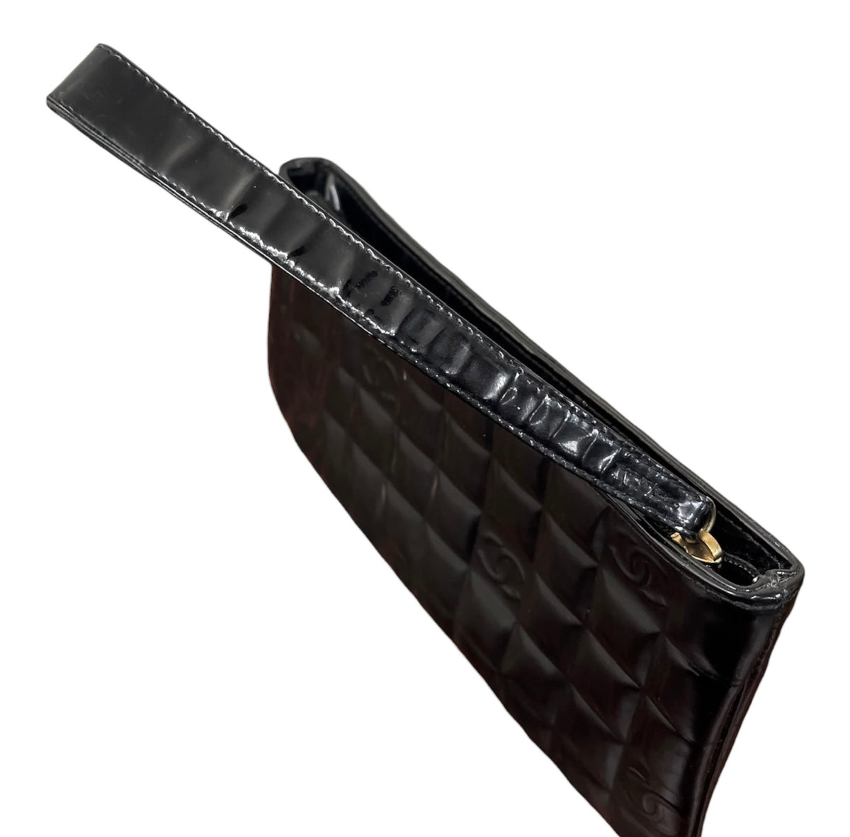 Chanel Vintage 2003-2004 Black Patent Chocolate Bar Quiled Leather CC Logo Wristlet Clutch