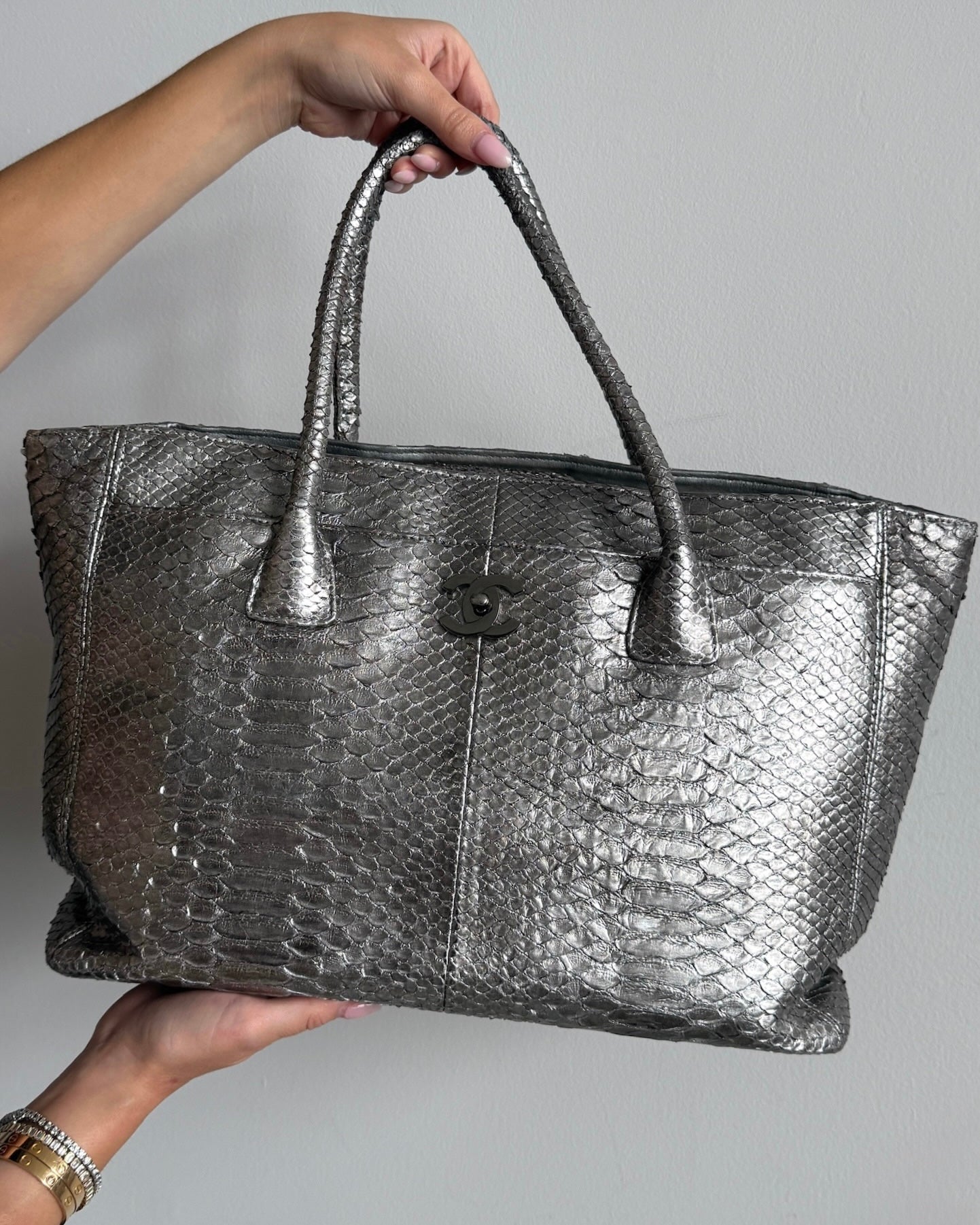 Chanel Vintage 00s Metallic Silver Python XL Cerf Executive Shoulder Tote Bag
