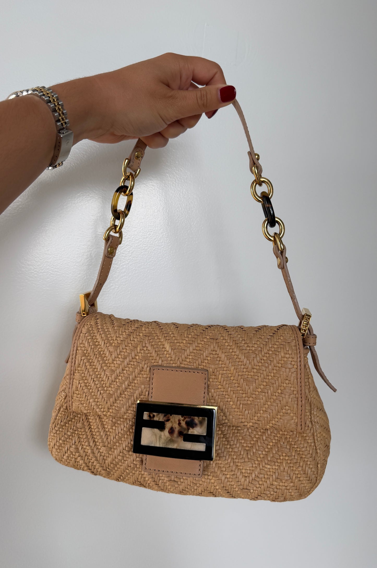 Fendi Vintage Beige Woven Chevron Raffia Marble Logo Mini Mamma Shoulder Baguette Bag
