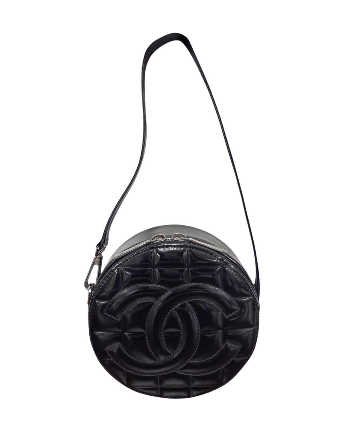 Chanel Vintage 00s Black Patent Leather Chocolate Bar Quilted CC Round Shoulder Pochette Bag