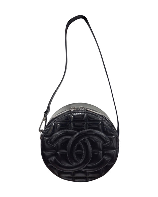 Chanel Vintage 00s Black Patent Leather Chocolate Bar Quilted CC Round Shoulder Pochette Bag