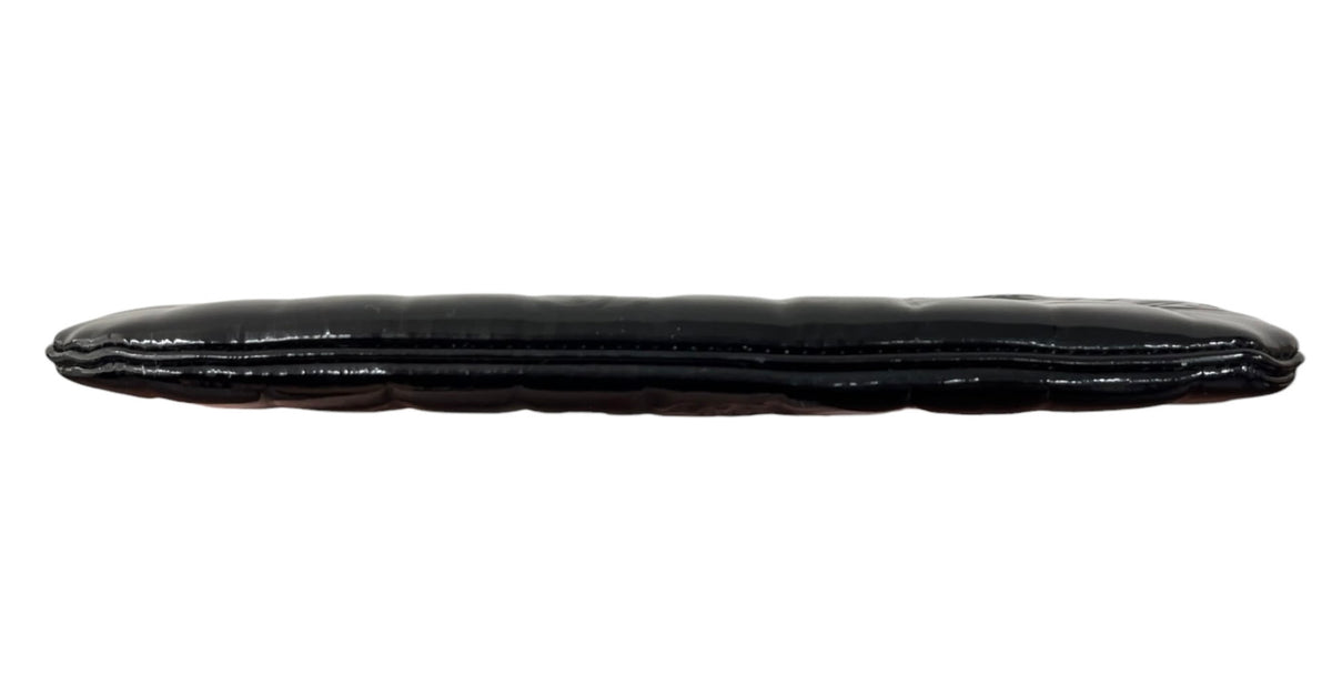 Chanel Vintage 2003-2004 Black Patent Chocolate Bar Quiled Leather CC Logo Wristlet Clutch