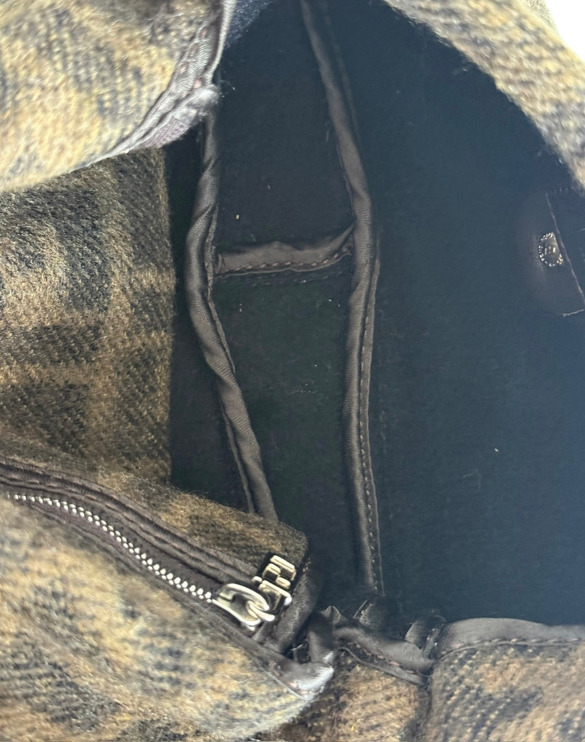 Fendi Vintage Brown Zucca Monogram Knit Wool Shoulder Baguette Bag