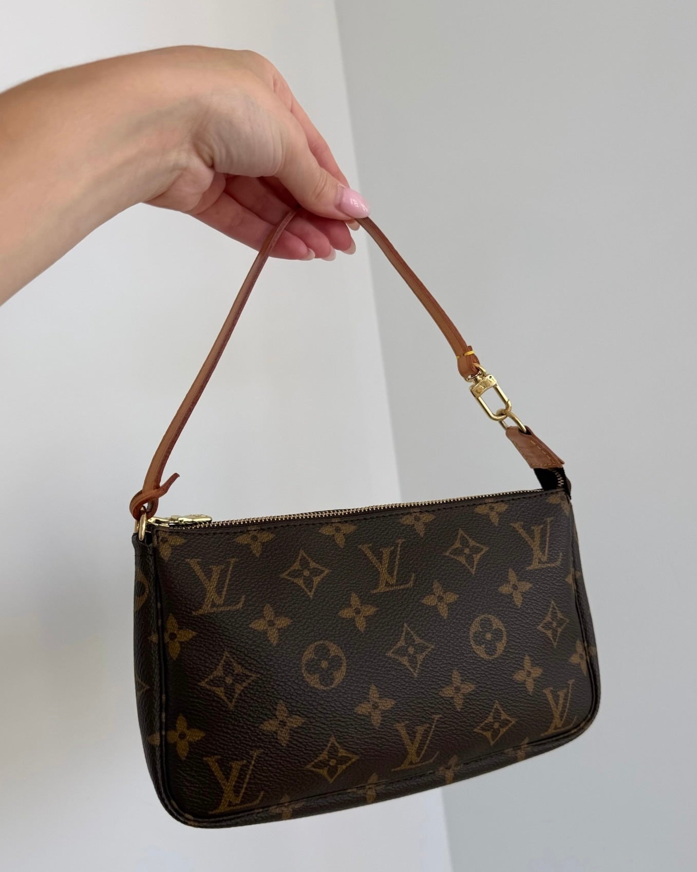 Louis Vuitton Vintage 2000 Monogram Pochette Accessoires
