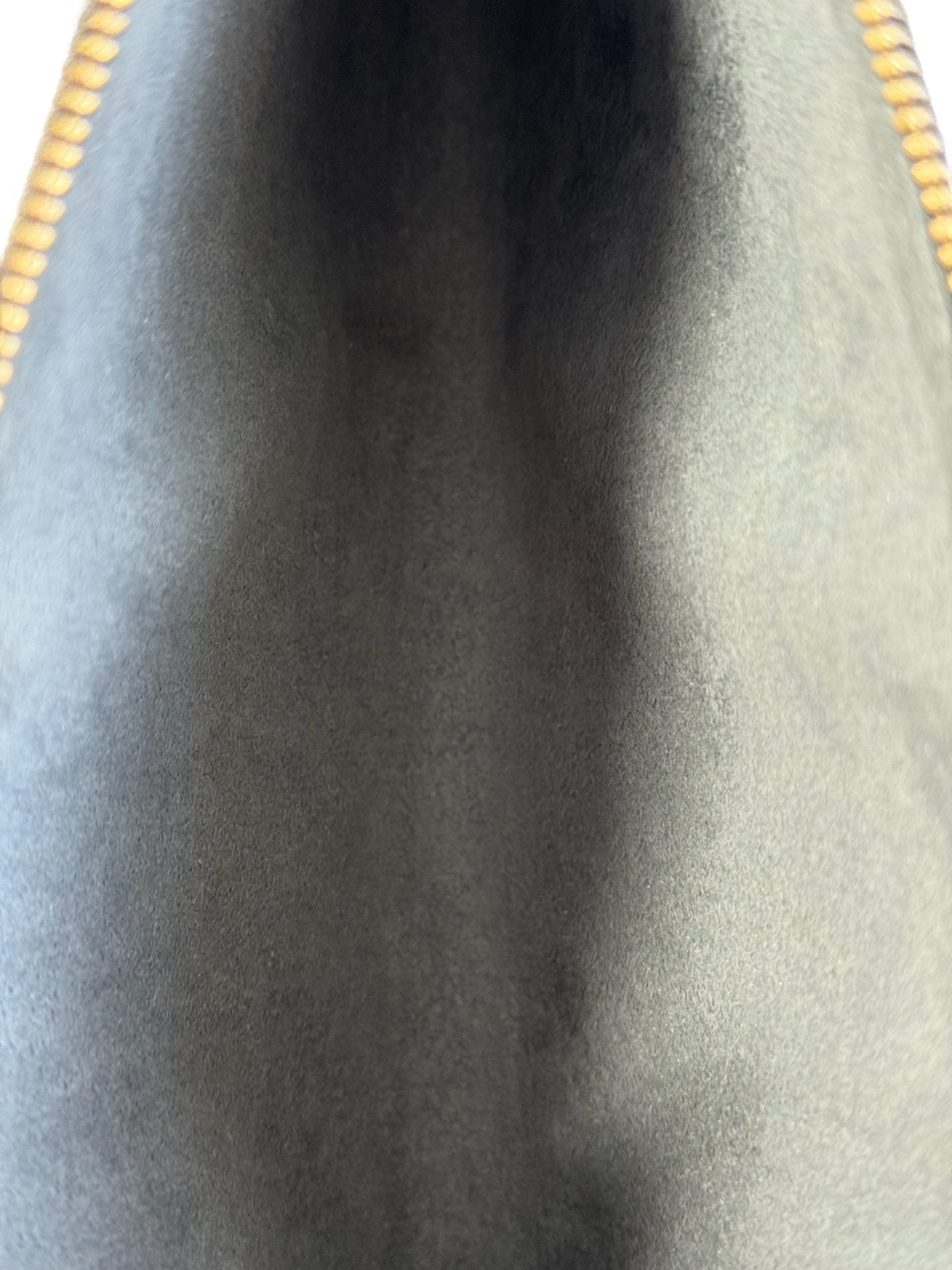 Louis Vuitton Vintage 2002 Noir / Black Epi Leather Pochette Accessoires 24