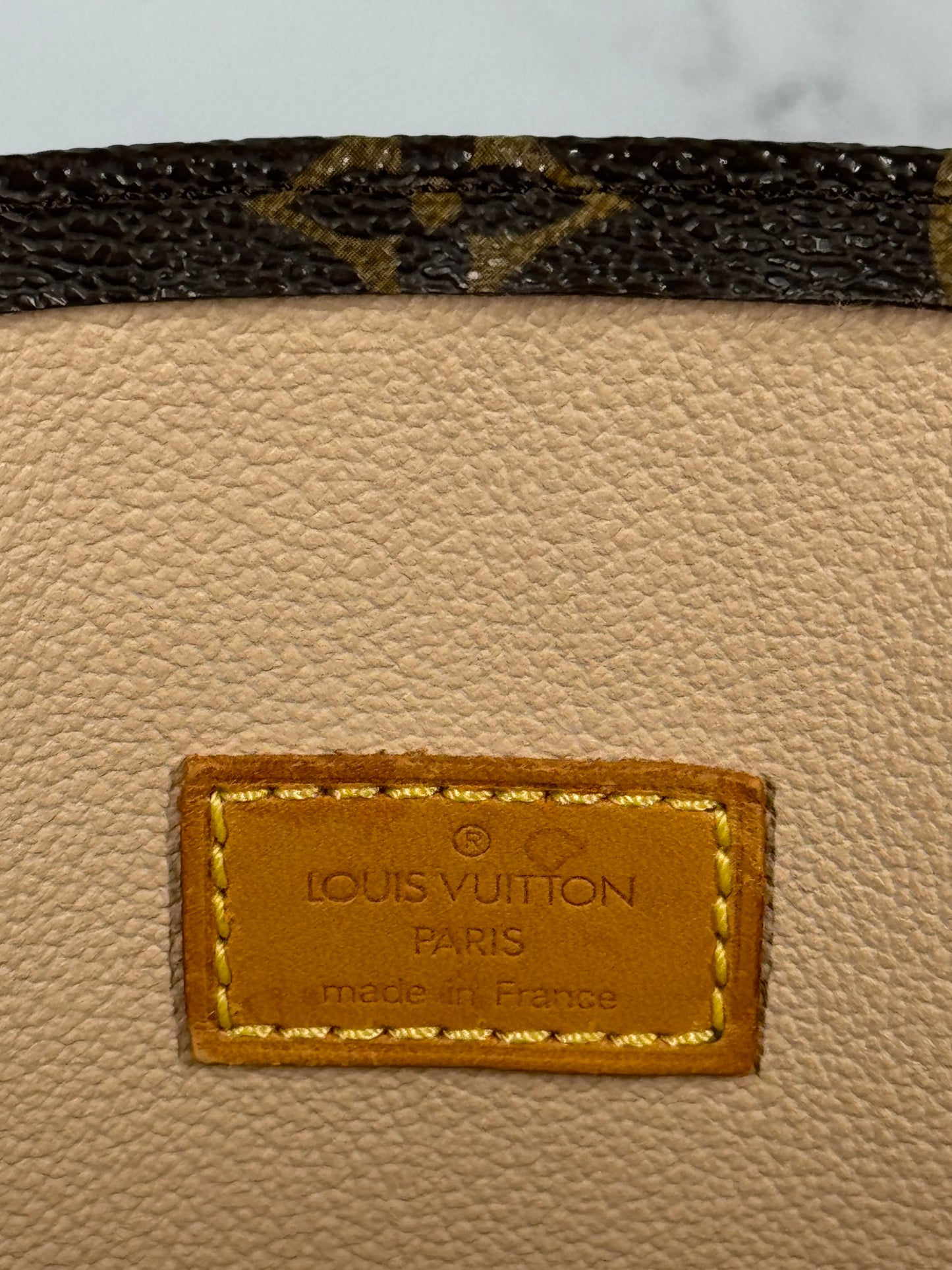 Louis Vuitton Vintage Monogram Sac Plat