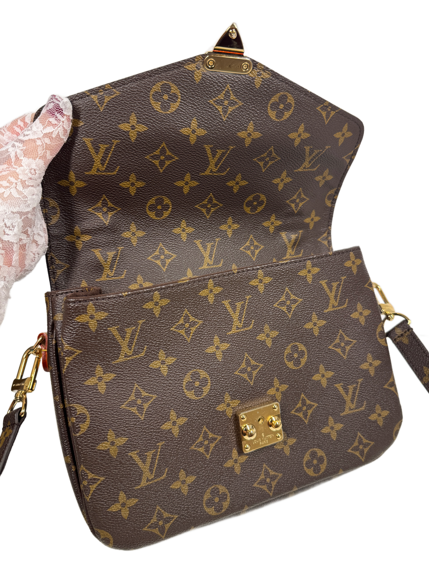 Louis Vuitton Monogram Pochette Métis