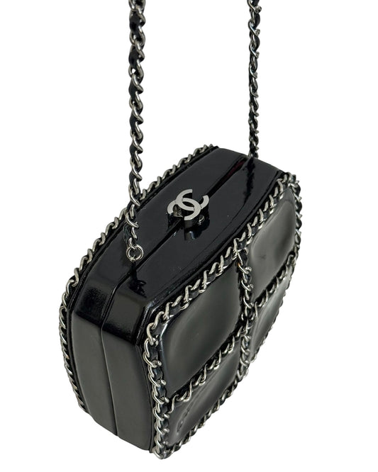 Chanel 2011 Paris-Byzance Black Patent Leather Chain Me Crossbody Clutch 