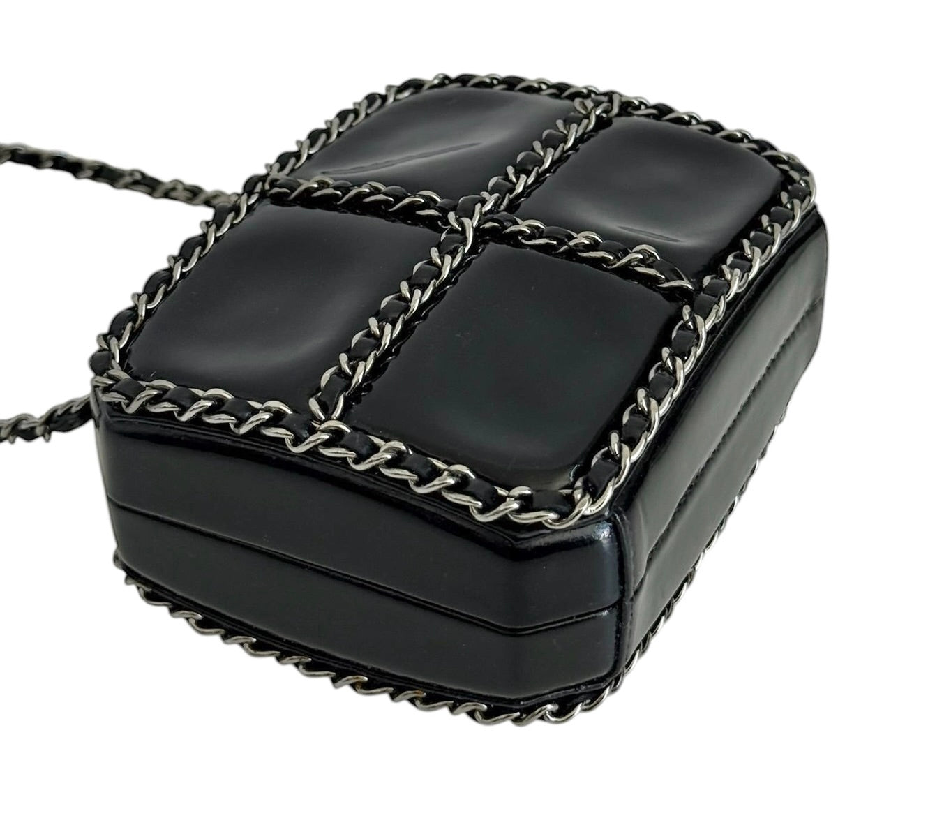 Chanel 2011 Paris-Byzance Black Patent Leather Chain Me Crossbody Clutch 