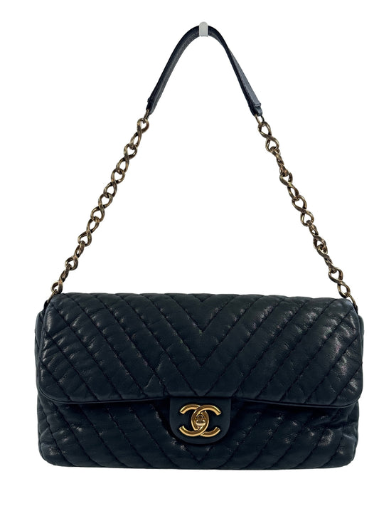 Chanel 2011 Iridescent Turquoise Crinkled Calfskin Chevron Surpique Classic Flap Bag 