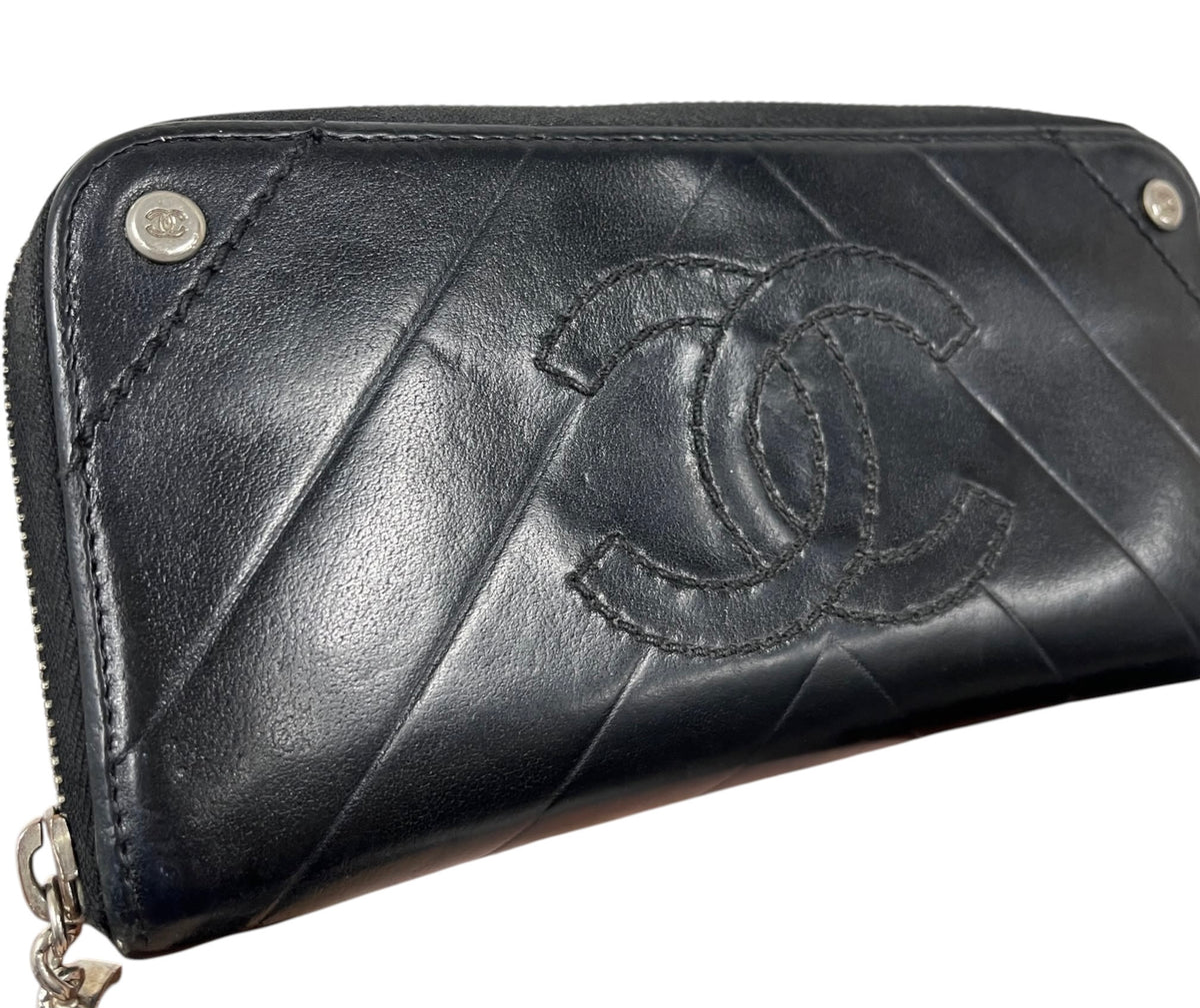 Chanel Vintage 2005-2006 Black Chevron Quilted Lambskin CC Logo Zip Around Long Wallet with SHW