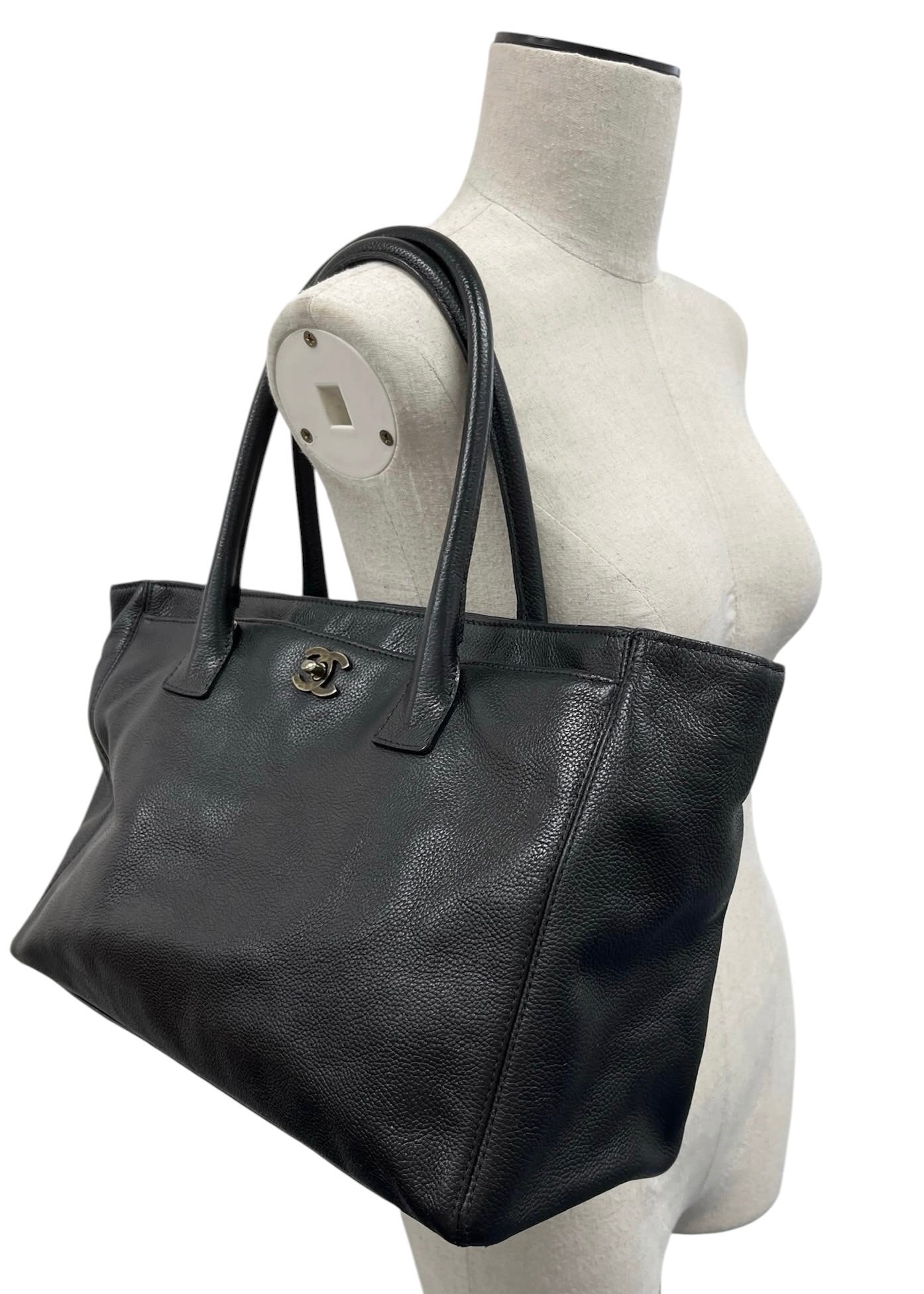 Chanel Vintage 00s Black Deerskin Medium Cerf Executive Shoulder Tote Bag with Ruthenium Hardware
