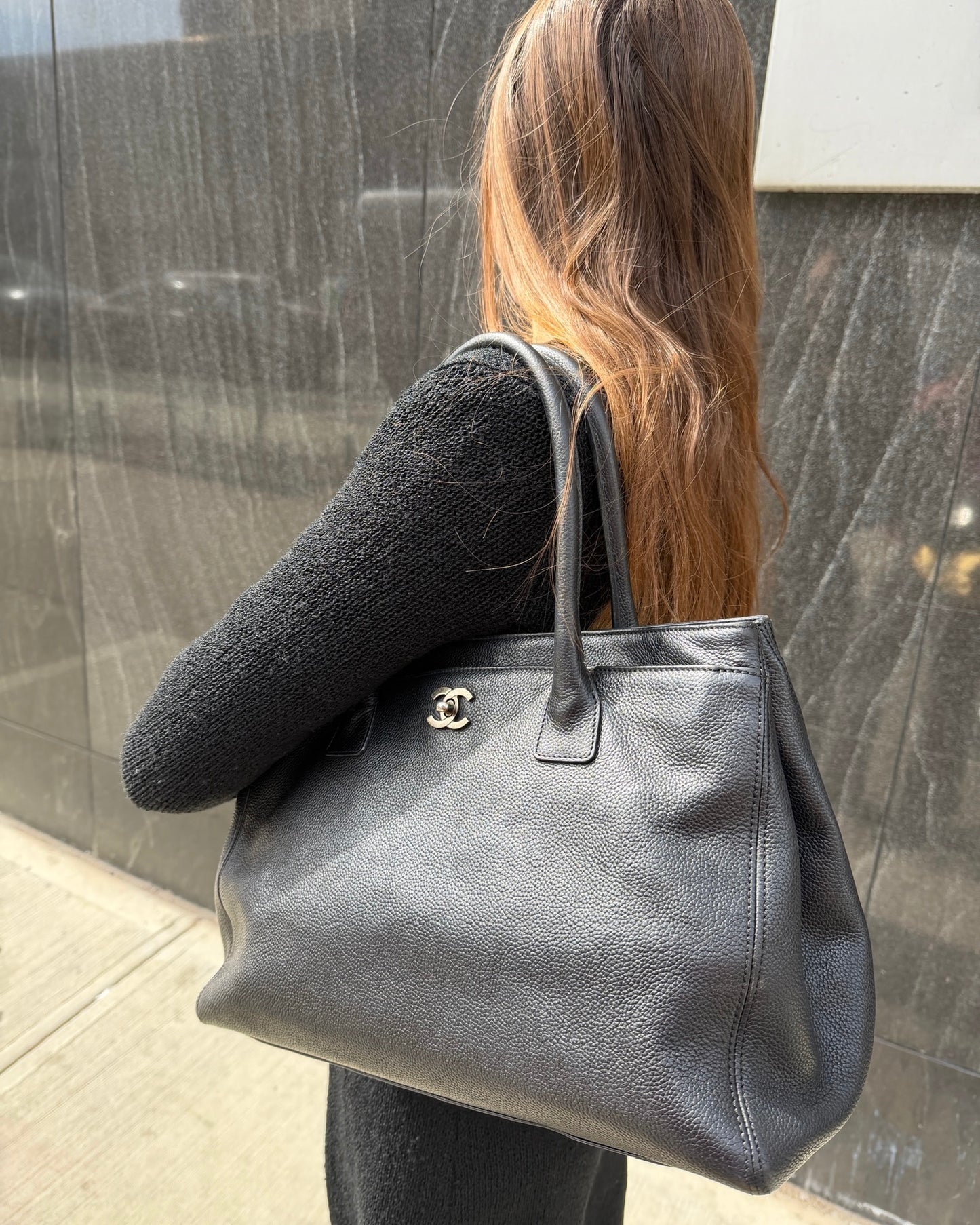 Chanel Vintage 00s Black Deerskin Medium Cerf Executive Shoulder Tote Bag with Ruthenium Hardware
