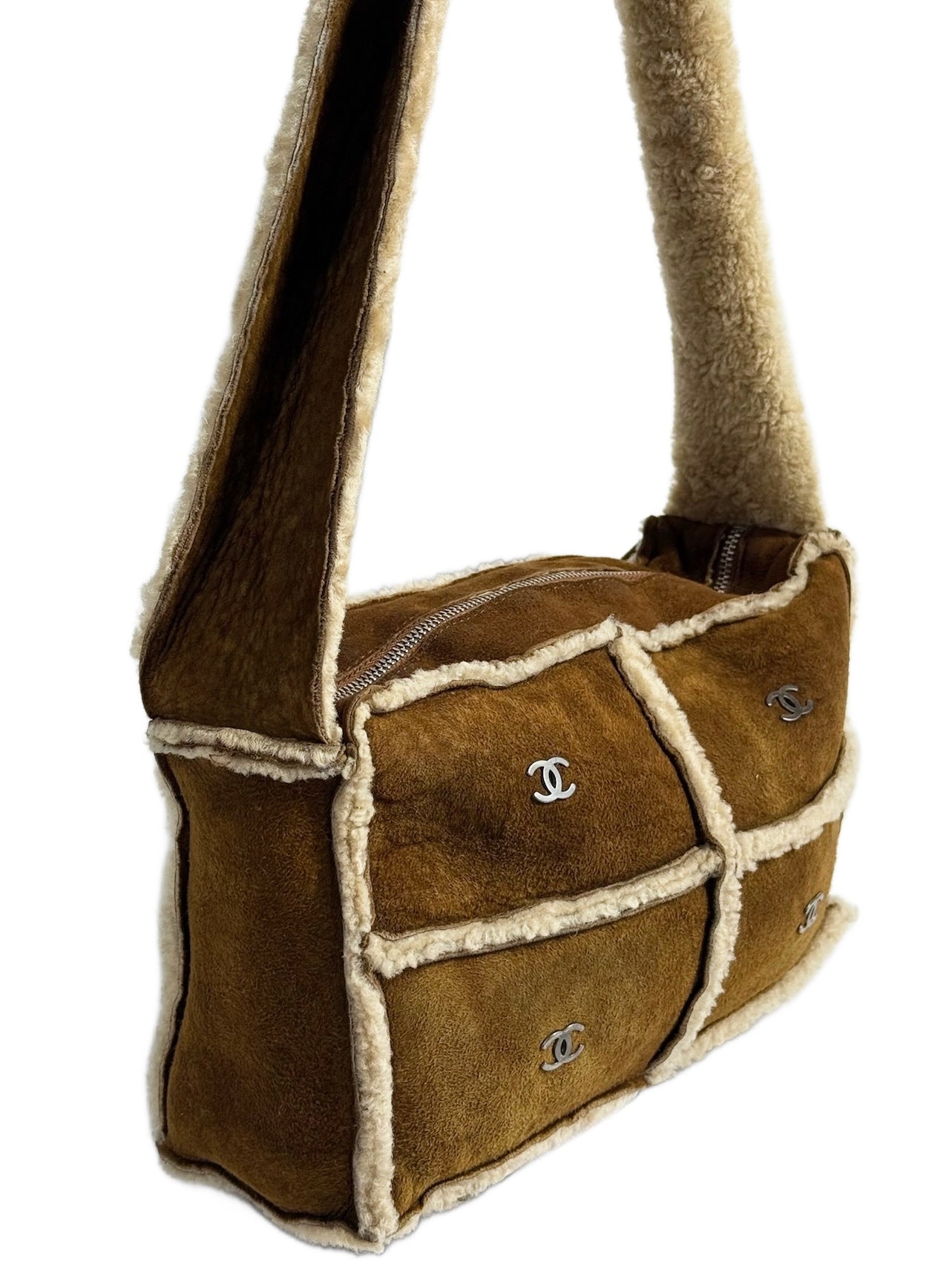 Chanel Vintage 00s Light Brown Micro Suede Sherpa Trim 4 Quadrant CC Shoulder Bag